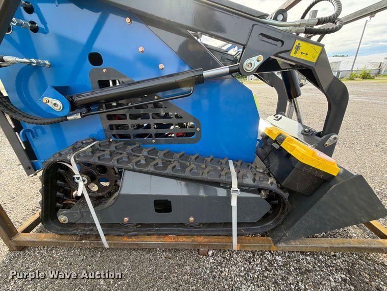 image for item EQ8045 2026 ZJG ZJ-380 compact utility loader