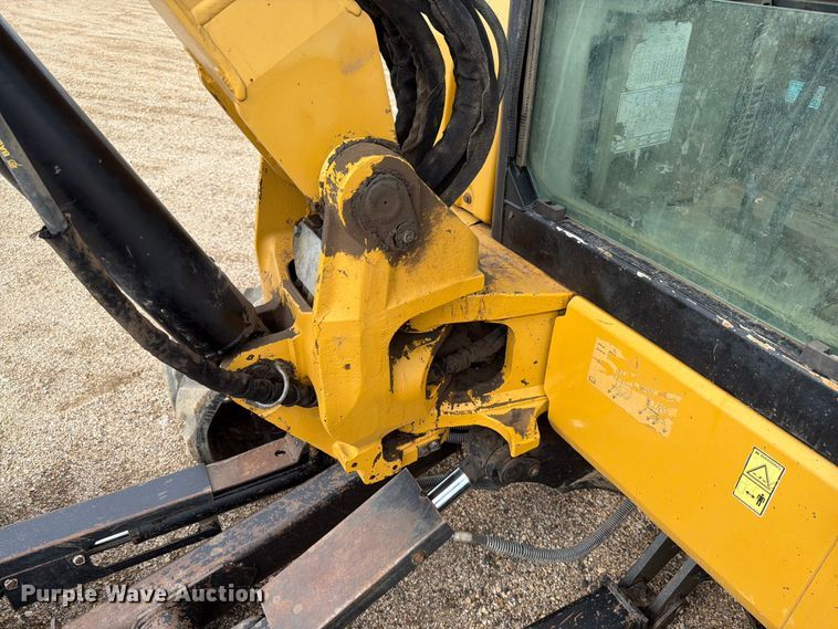 image for item ER1819 2012 Caterpillar 305.5E CR mini excavator