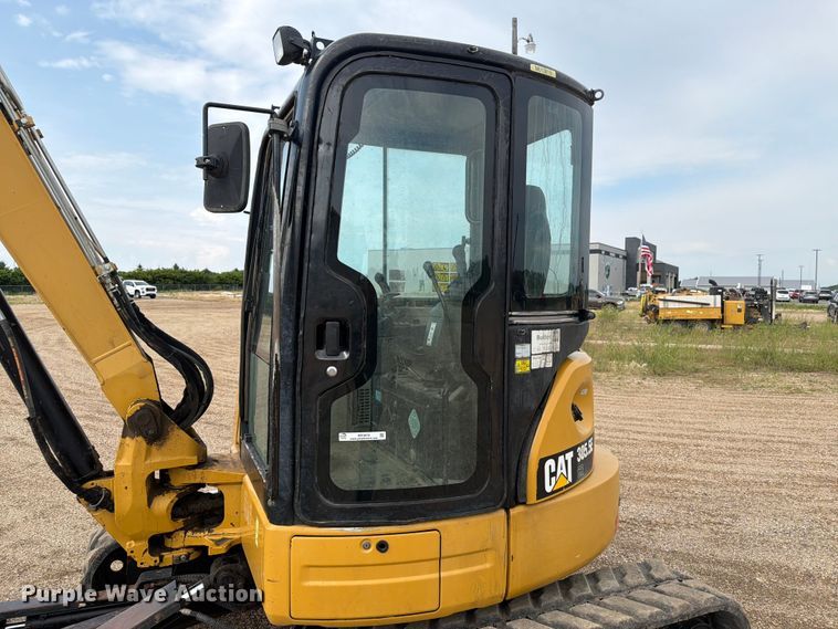 image for item ER1819 2012 Caterpillar 305.5E CR mini excavator
