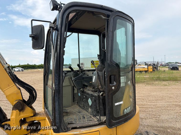 image for item ER1819 2012 Caterpillar 305.5E CR mini excavator