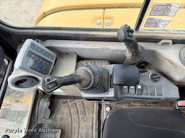 image for item ER1819 2012 Caterpillar 305.5E CR mini excavator