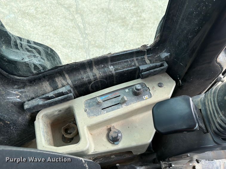 image for item ER1819 2012 Caterpillar 305.5E CR mini excavator