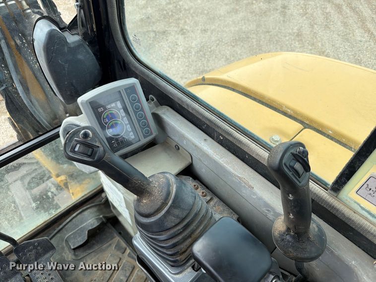 image for item ER1819 2012 Caterpillar 305.5E CR mini excavator