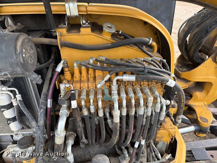image for item ER1819 2012 Caterpillar 305.5E CR mini excavator