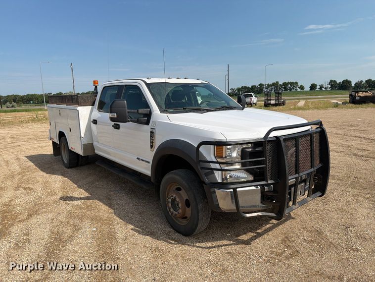 image for item ER1821 2020 Ford F450 Super Duty Crew Cab utility / service truck