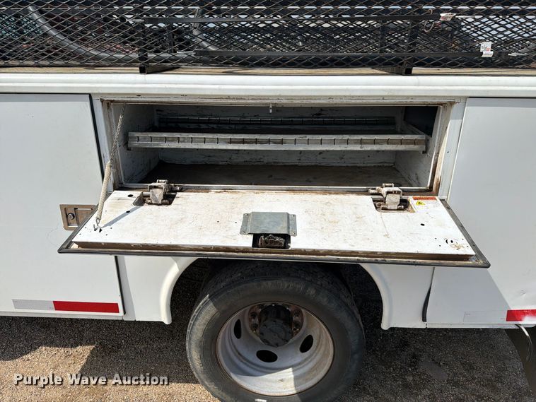 image for item ER1821 2020 Ford F450 Super Duty Crew Cab utility / service truck