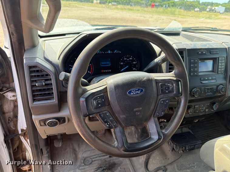 image for item ER1821 2020 Ford F450 Super Duty Crew Cab utility / service truck