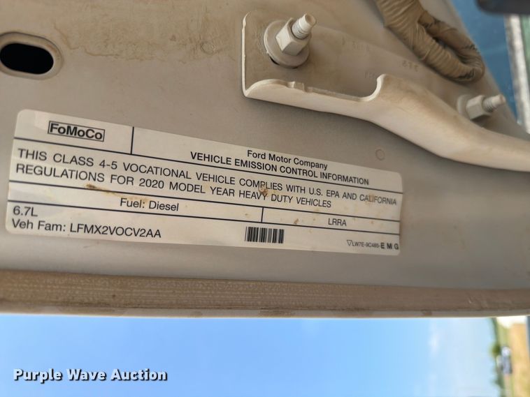 image for item ER1821 2020 Ford F450 Super Duty Crew Cab utility / service truck