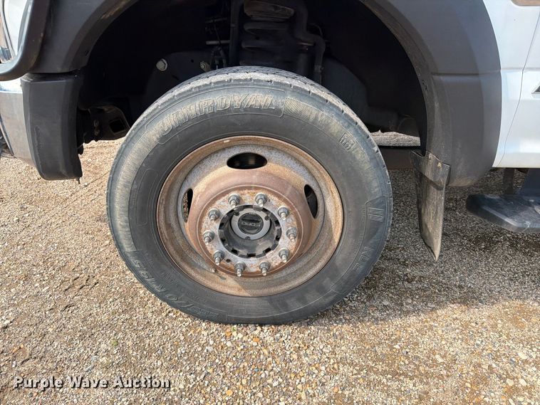 image for item ER1821 2020 Ford F450 Super Duty Crew Cab utility / service truck