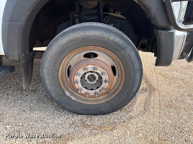 image for item ER1821 2020 Ford F450 Super Duty Crew Cab utility / service truck