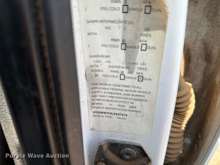image for item ER1821 2020 Ford F450 Super Duty Crew Cab utility / service truck