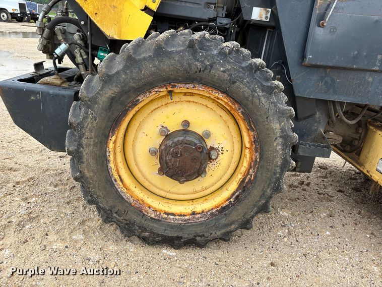 image for item ER3058 HyPac C812C single drum padfoot vibratory roller compactor