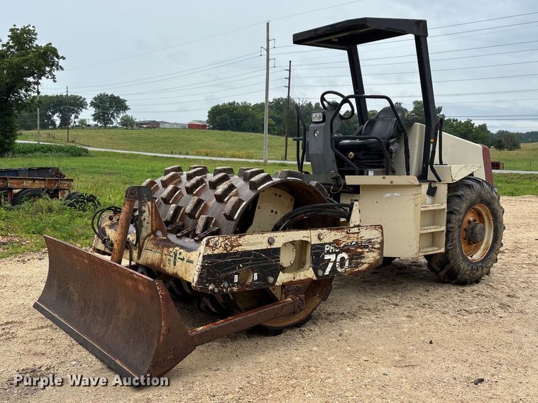 image for item ER3059 2002 Ingersoll Rand SD-70F Pro Pac single drum padfoot vibratory roller compactor