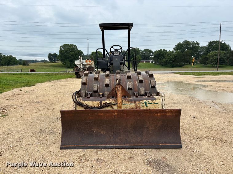image for item ER3059 2002 Ingersoll Rand SD-70F Pro Pac single drum padfoot vibratory roller compactor