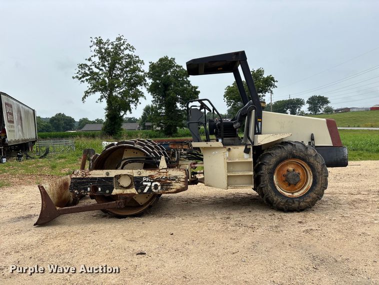 image for item ER3059 2002 Ingersoll Rand SD-70F Pro Pac single drum padfoot vibratory roller compactor