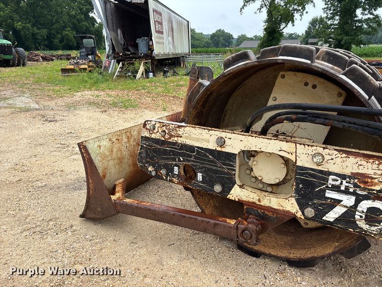 image for item ER3059 2002 Ingersoll Rand SD-70F Pro Pac single drum padfoot vibratory roller compactor