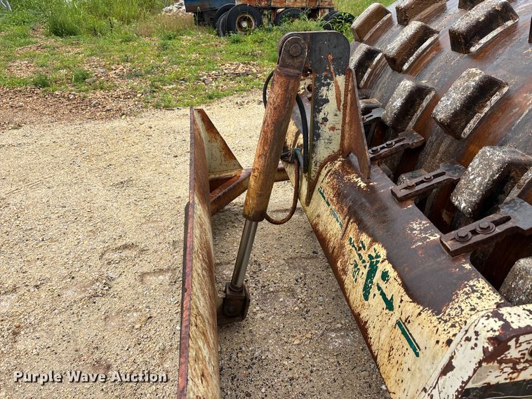 image for item ER3059 2002 Ingersoll Rand SD-70F Pro Pac single drum padfoot vibratory roller compactor