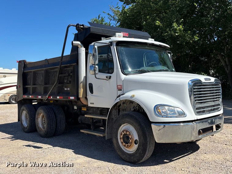 image for item ER3062 2005 Freightliner Business Class M2 dump truck