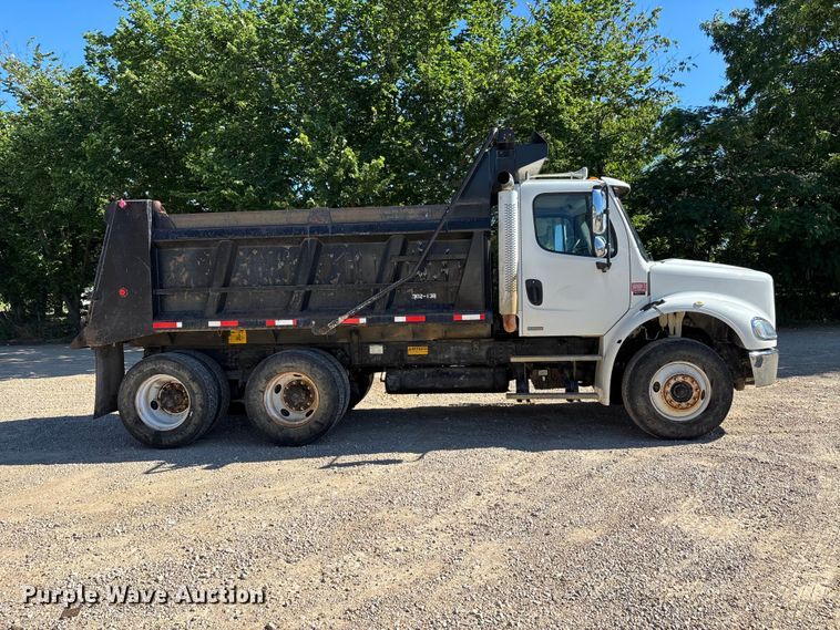 image for item ER3062 2005 Freightliner Business Class M2 dump truck