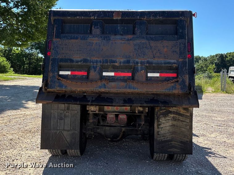 image for item ER3062 2005 Freightliner Business Class M2 dump truck