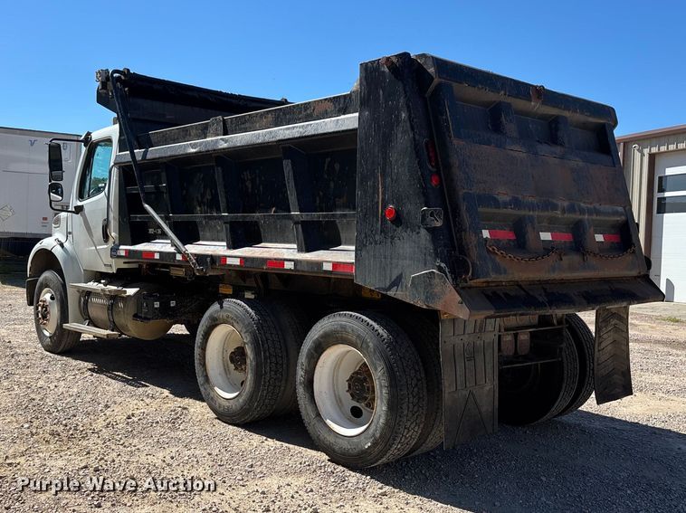 image for item ER3062 2005 Freightliner Business Class M2 dump truck