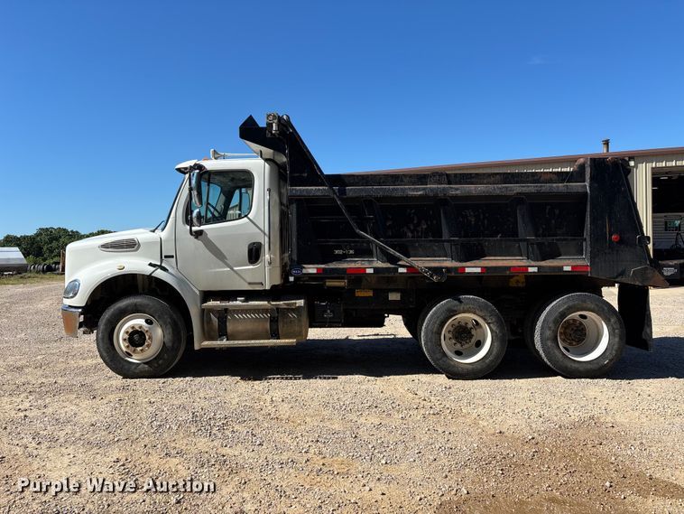 image for item ER3062 2005 Freightliner Business Class M2 dump truck