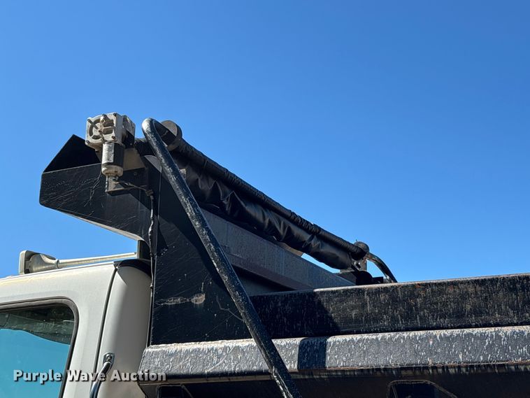 image for item ER3062 2005 Freightliner Business Class M2 dump truck