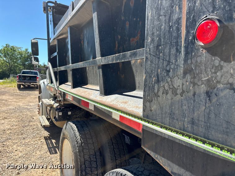 image for item ER3062 2005 Freightliner Business Class M2 dump truck