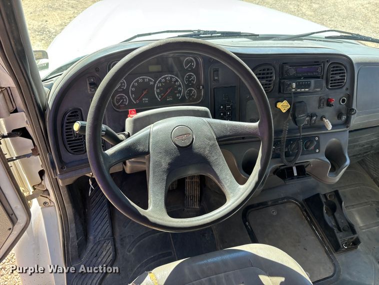 image for item ER3062 2005 Freightliner Business Class M2 dump truck
