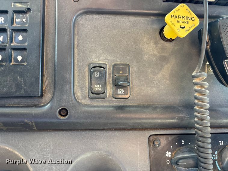 image for item ER3062 2005 Freightliner Business Class M2 dump truck