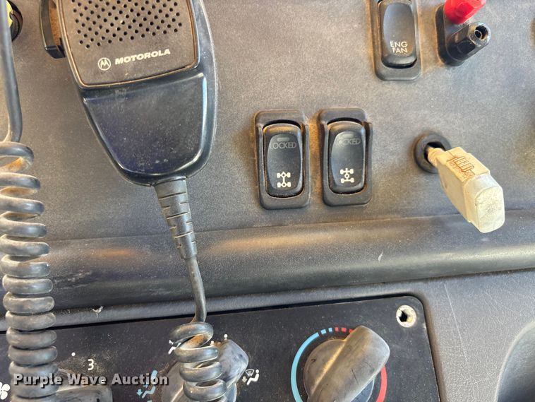image for item ER3062 2005 Freightliner Business Class M2 dump truck