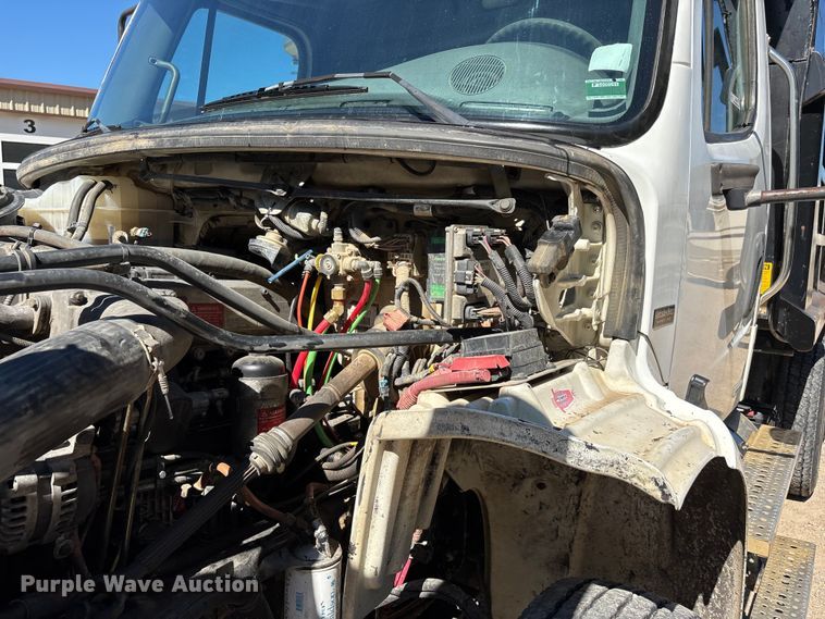 image for item ER3062 2005 Freightliner Business Class M2 dump truck
