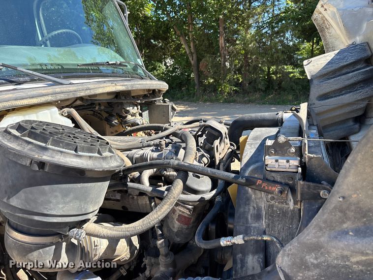 image for item ER3062 2005 Freightliner Business Class M2 dump truck