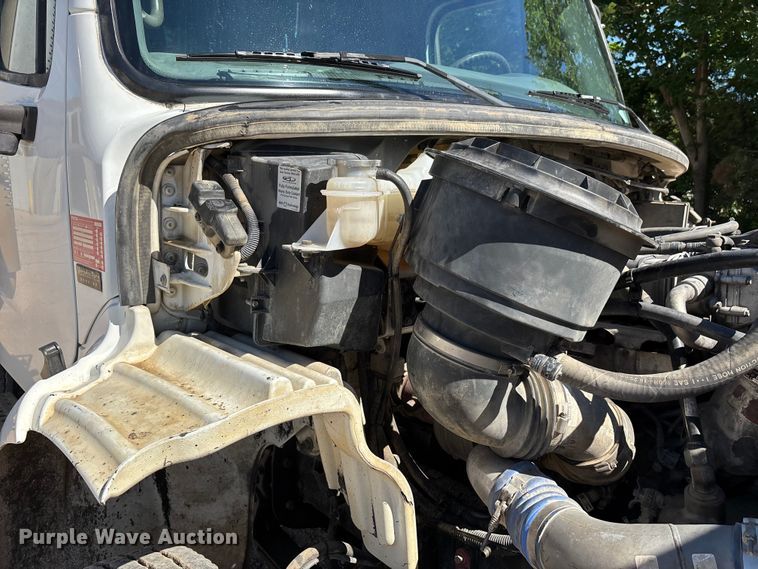 image for item ER3062 2005 Freightliner Business Class M2 dump truck