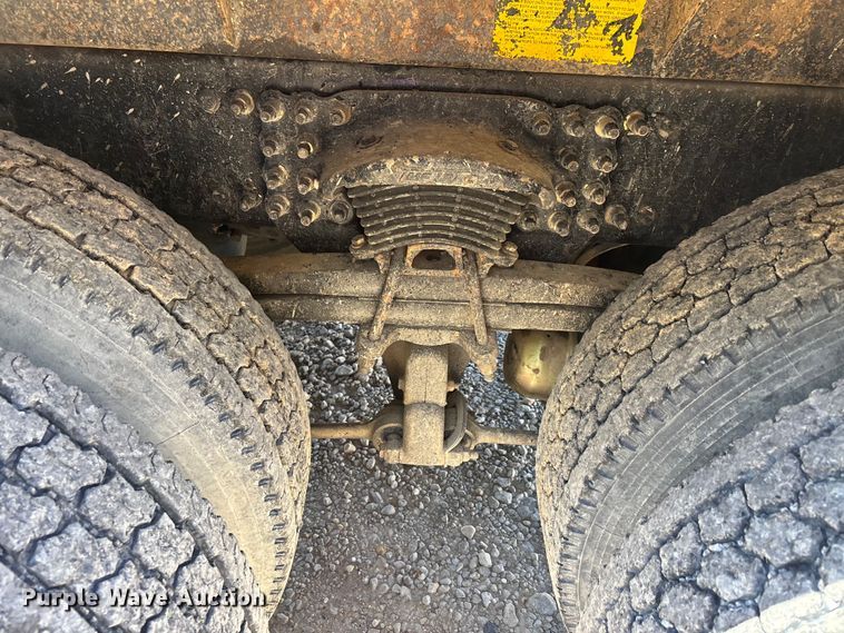 image for item ER3062 2005 Freightliner Business Class M2 dump truck