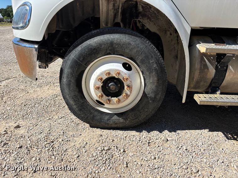 image for item ER3062 2005 Freightliner Business Class M2 dump truck