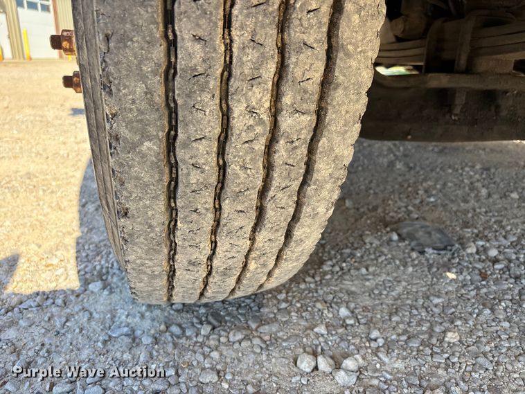 image for item ER3062 2005 Freightliner Business Class M2 dump truck