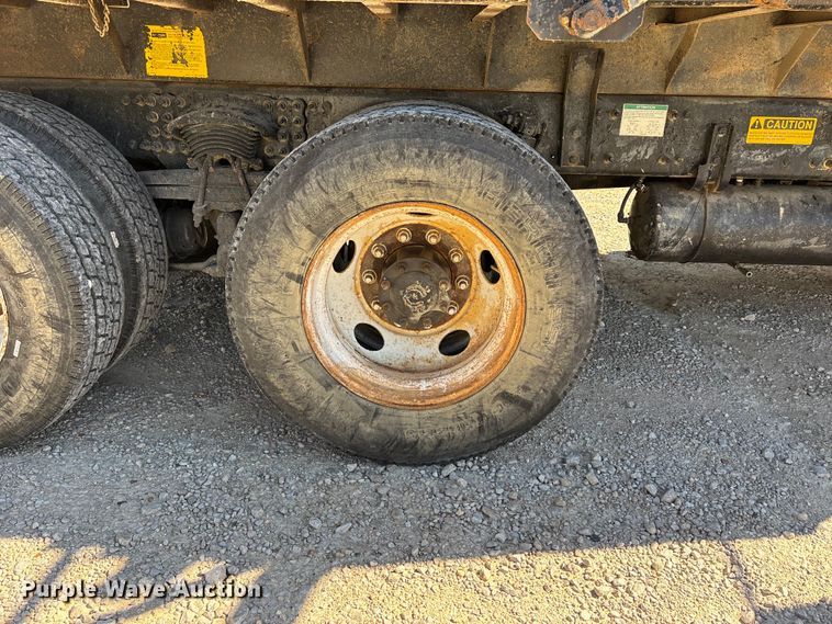 image for item ER3062 2005 Freightliner Business Class M2 dump truck