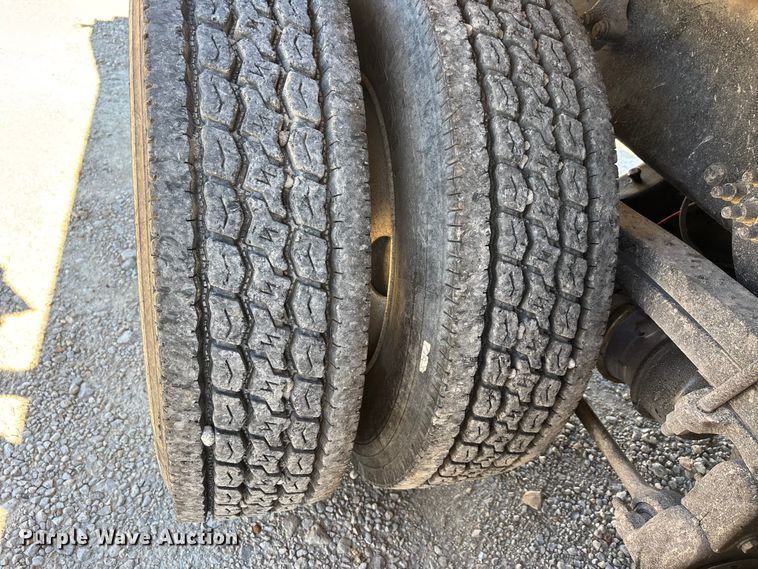 image for item ER3062 2005 Freightliner Business Class M2 dump truck