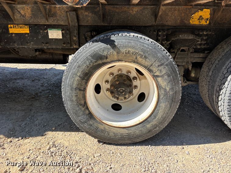 image for item ER3062 2005 Freightliner Business Class M2 dump truck