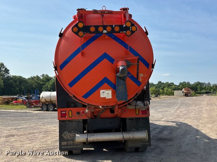 image for item ER3072 2007 Sterling L7500 hydrovac truck
