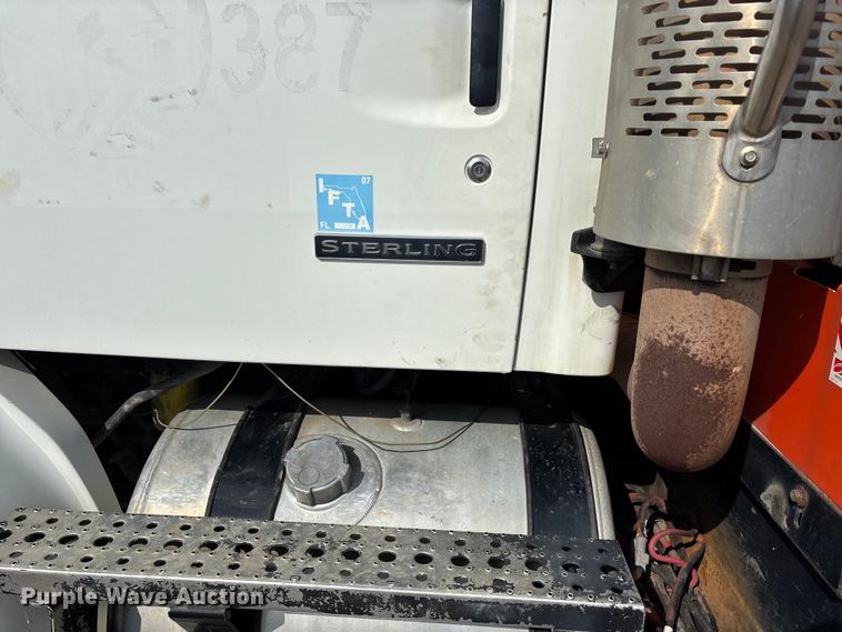 image for item ER3072 2007 Sterling L7500 hydrovac truck