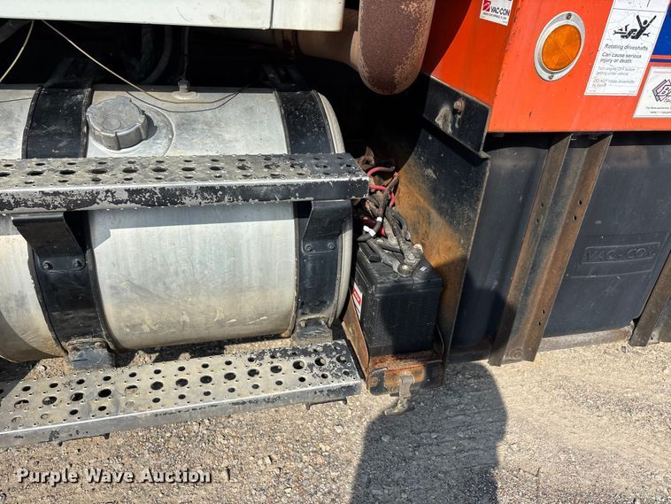 image for item ER3072 2007 Sterling L7500 hydrovac truck