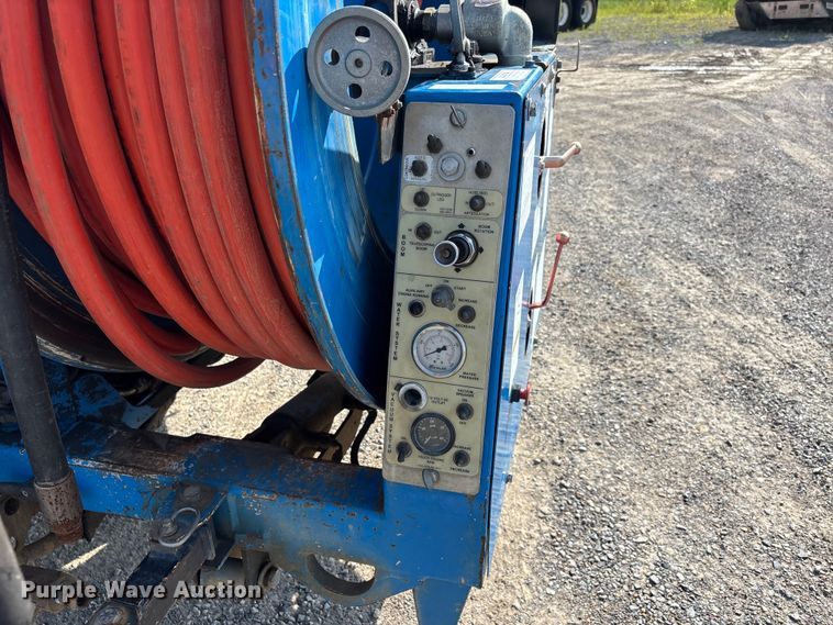 image for item ER3072 2007 Sterling L7500 hydrovac truck