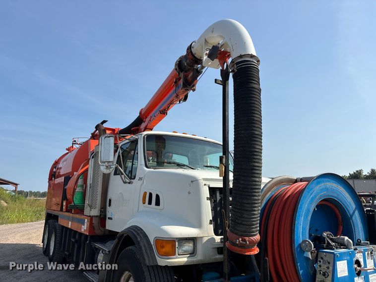 image for item ER3072 2007 Sterling L7500 hydrovac truck