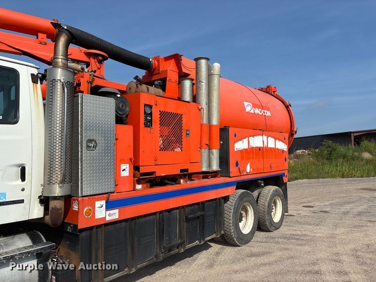 image for item ER3072 2007 Sterling L7500 hydrovac truck