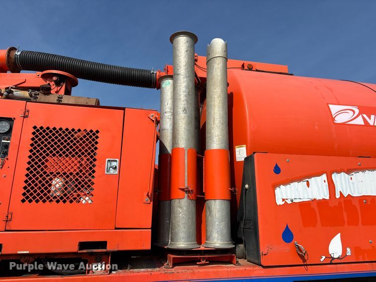 image for item ER3072 2007 Sterling L7500 hydrovac truck