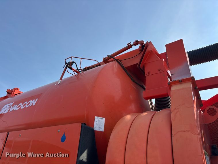 image for item ER3072 2007 Sterling L7500 hydrovac truck