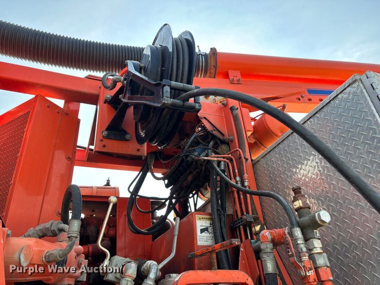 image for item ER3072 2007 Sterling L7500 hydrovac truck