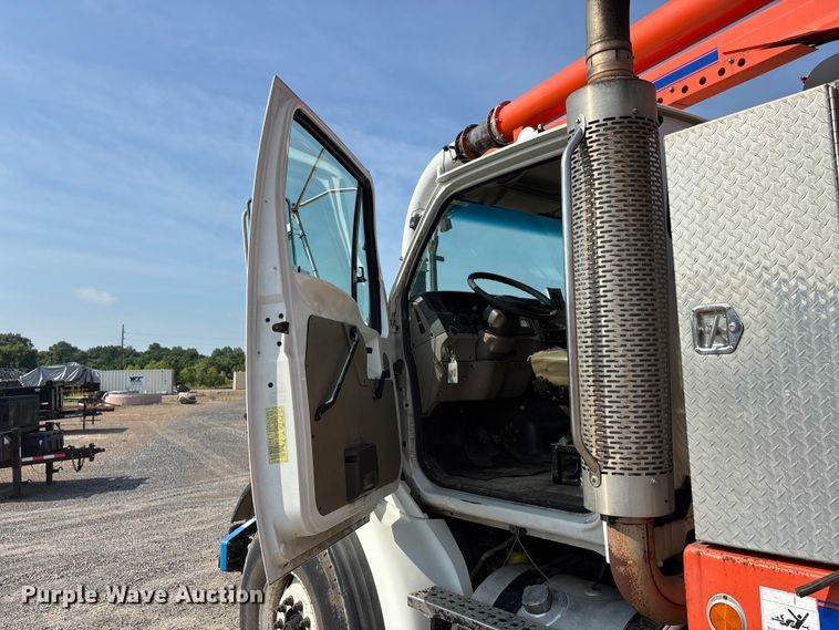 image for item ER3072 2007 Sterling L7500 hydrovac truck